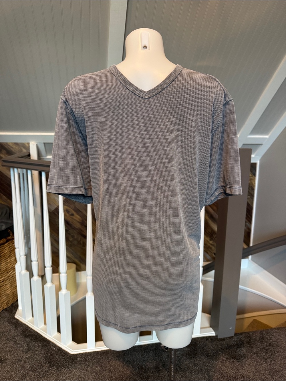 Tommy Bahama Men's Short Sleeve V-Neck Tee in Light Gray-Blue